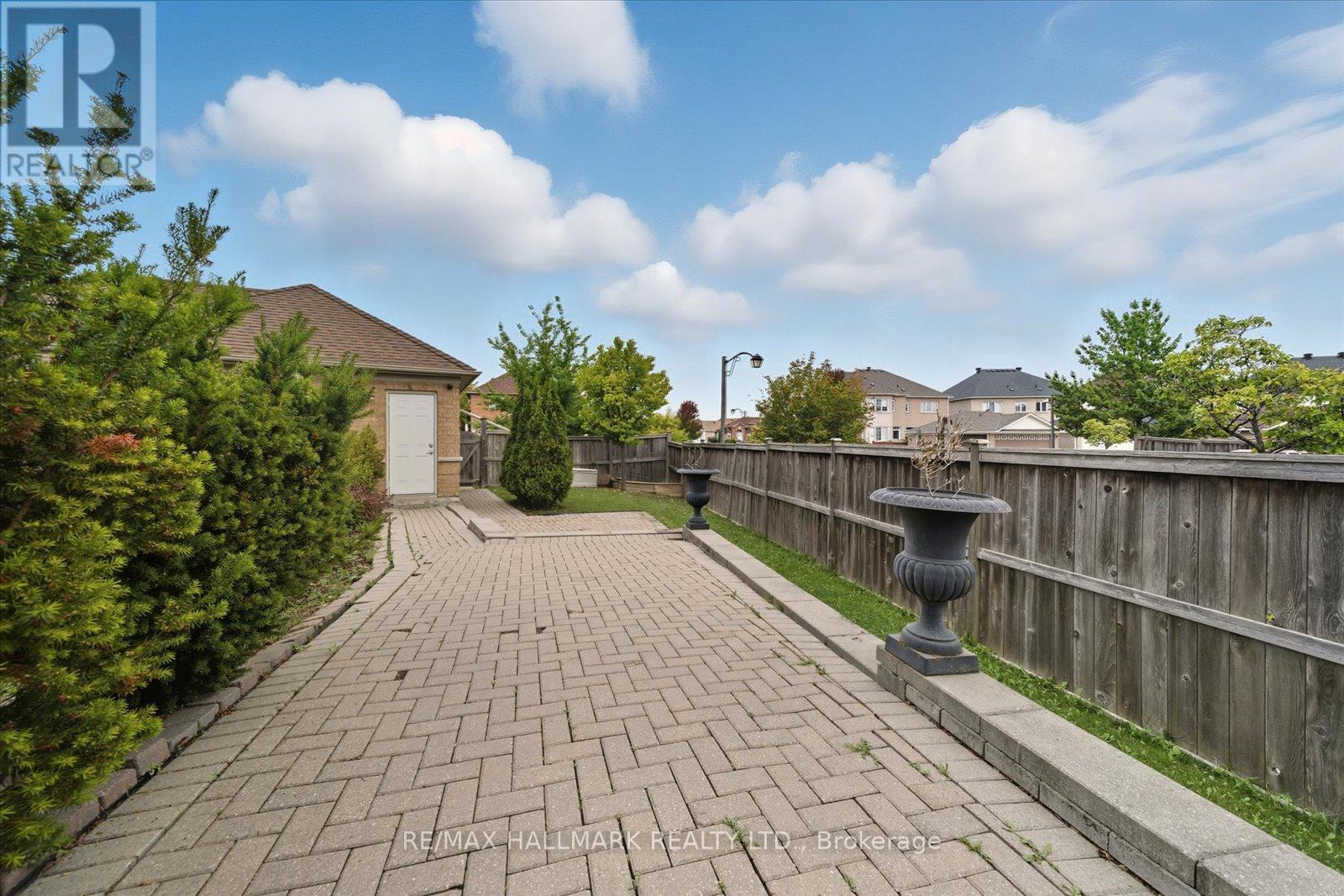 23 - 20 Greensborough Villag Circle, Markham (Greensborough), Ontario  L6E 1M4 - Photo 40 - N12428449