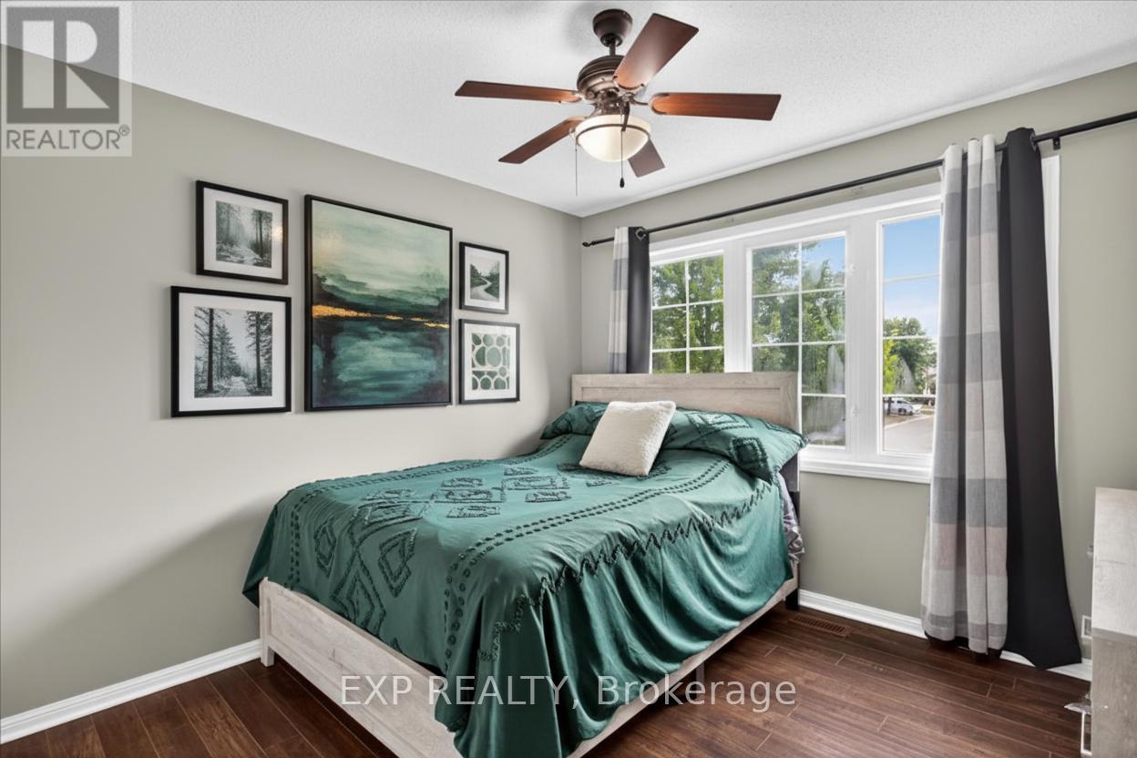 38 John W Taylor Avenue, New Tecumseth, Ontario  L9R 0B6 - Photo 16 - N12428473