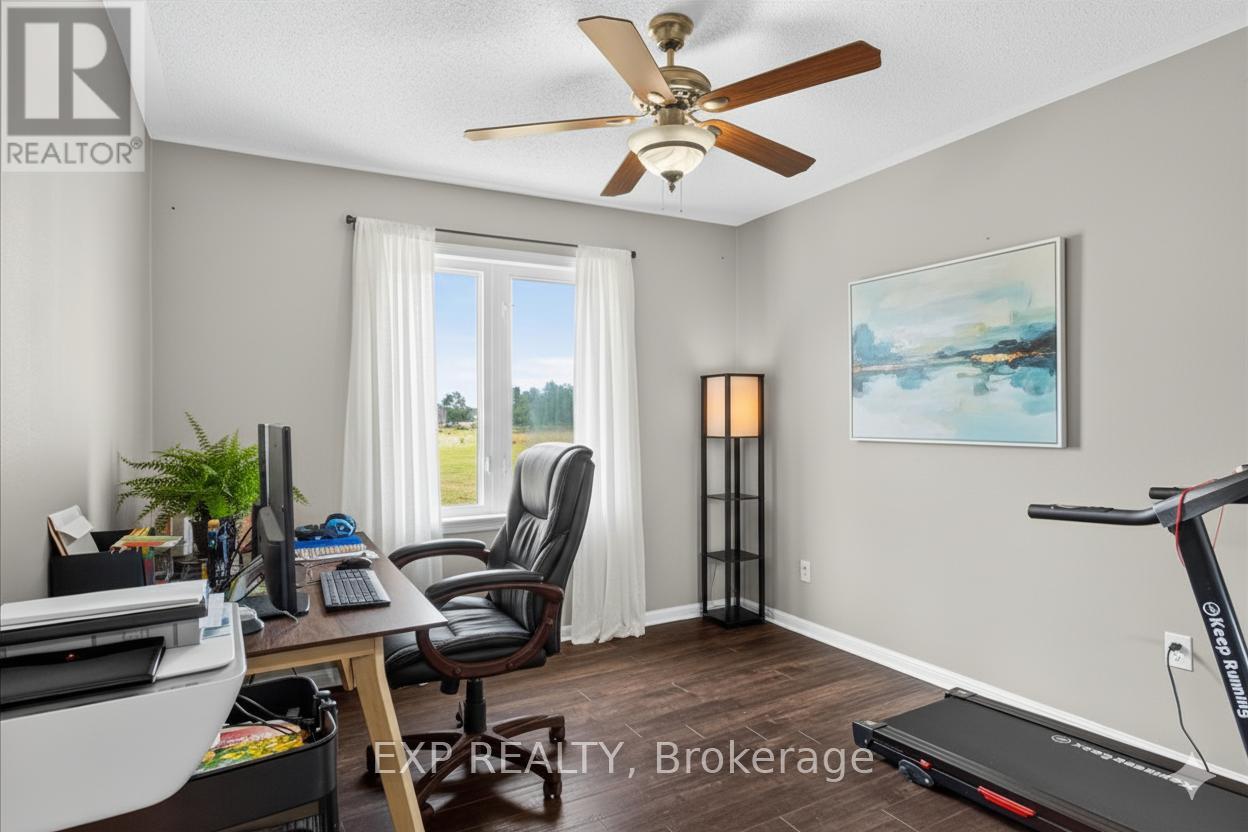 38 John W Taylor Avenue, New Tecumseth, Ontario  L9R 0B6 - Photo 17 - N12428473
