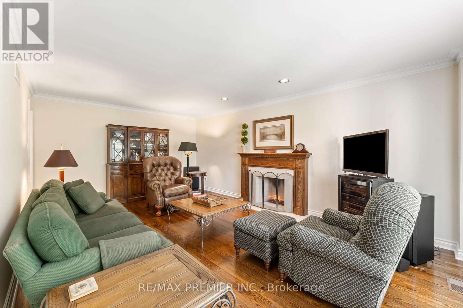 82 Jules Avenue, Vaughan, Ontario  L4L 1Y3 - Photo 10 - N12428484