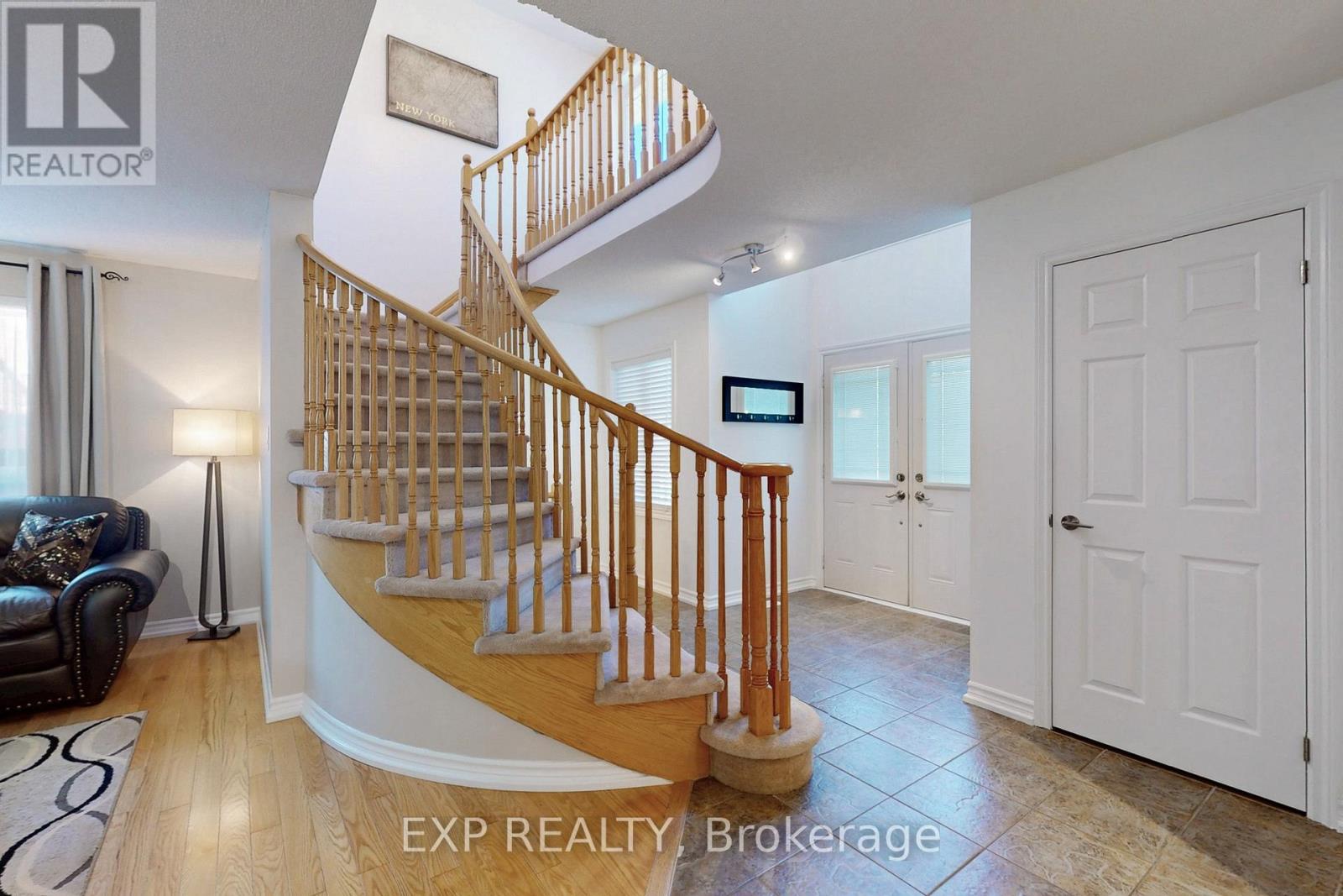 1511 Ceresino Crescent, Innisfil, Ontario  L9S 0B8 - Photo 10 - N12428556