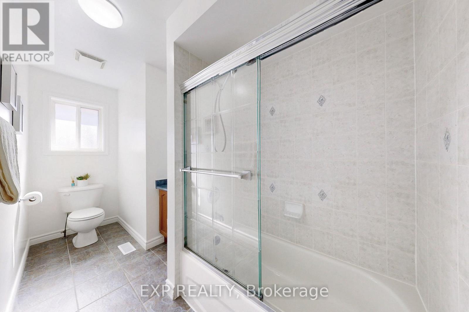 1511 Ceresino Crescent, Innisfil, Ontario  L9S 0B8 - Photo 16 - N12428556