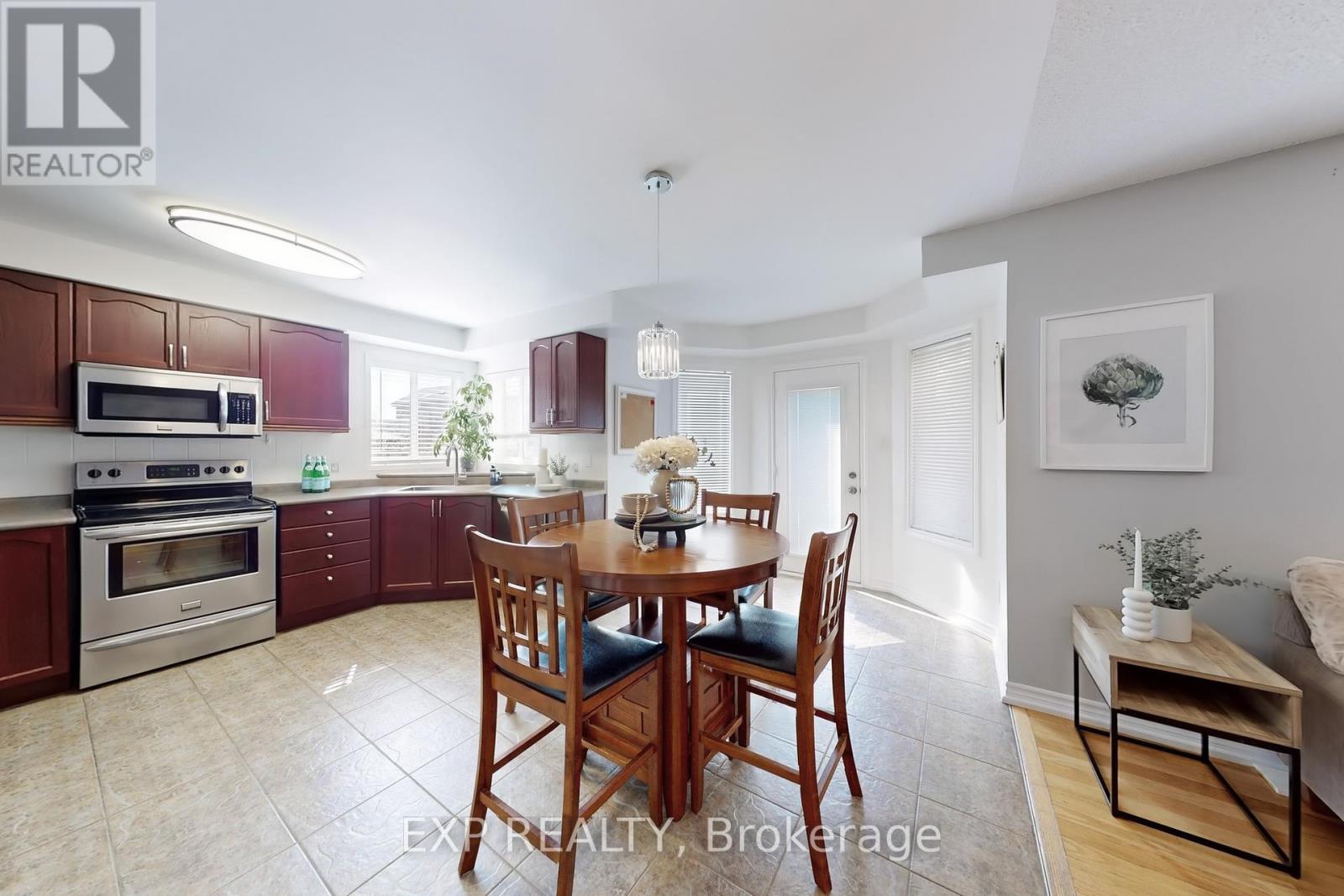 1511 Ceresino Crescent, Innisfil, Ontario  L9S 0B8 - Photo 5 - N12428556