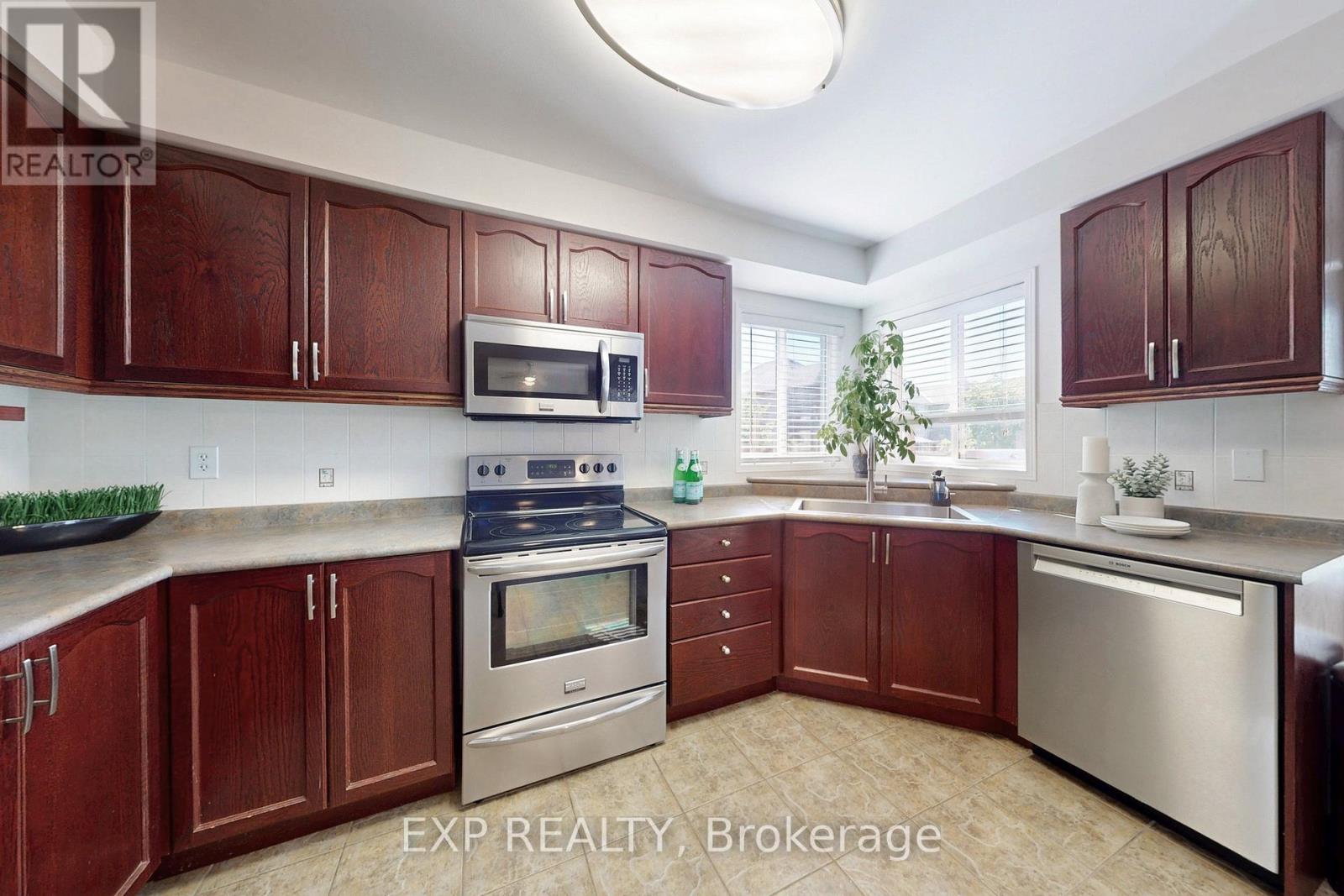 1511 Ceresino Crescent, Innisfil, Ontario  L9S 0B8 - Photo 6 - N12428556