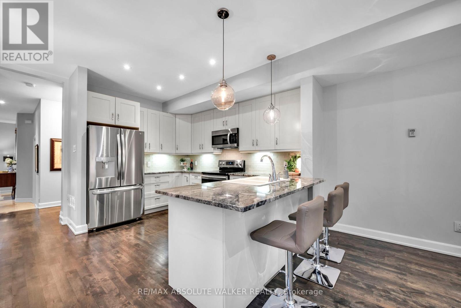 502 Moodie Drive, Ottawa, Ontario  K2H 8A7 - Photo 10 - X12428584