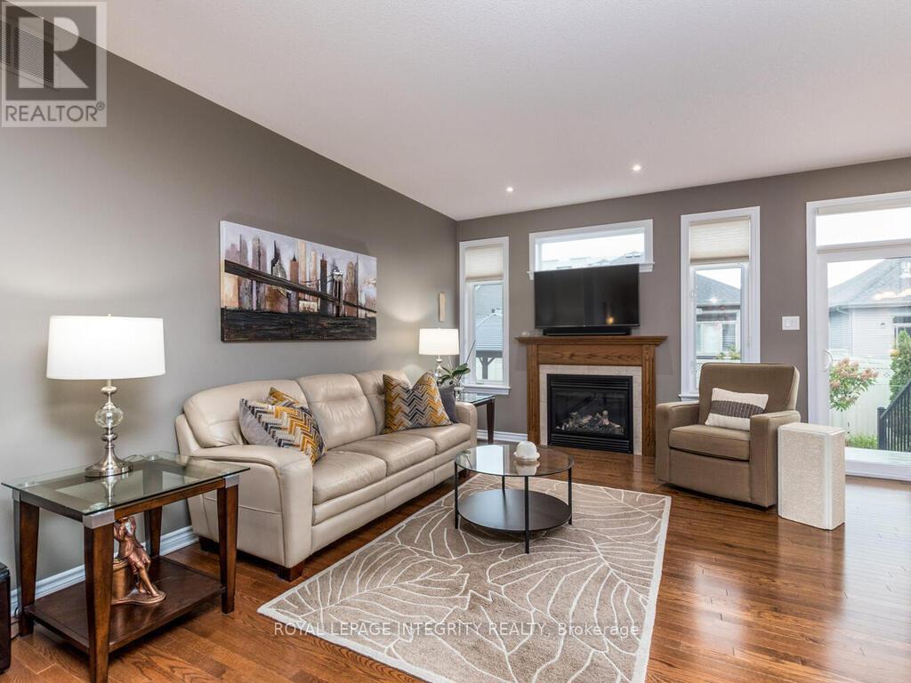 112 Elfin Grove, Ottawa, Ontario  K2V 0B7 - Photo 13 - X12428593