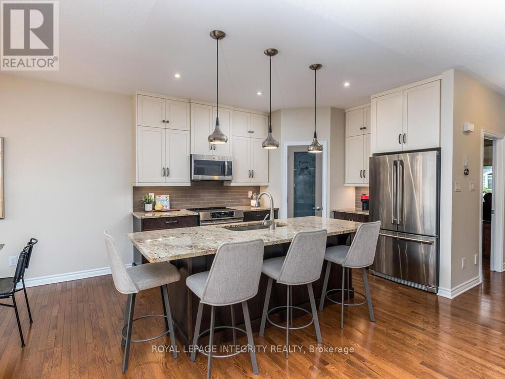 112 Elfin Grove, Ottawa, Ontario  K2V 0B7 - Photo 18 - X12428593