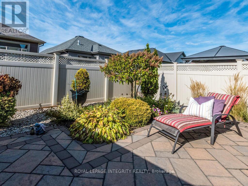 112 Elfin Grove, Ottawa, Ontario  K2V 0B7 - Photo 37 - X12428593