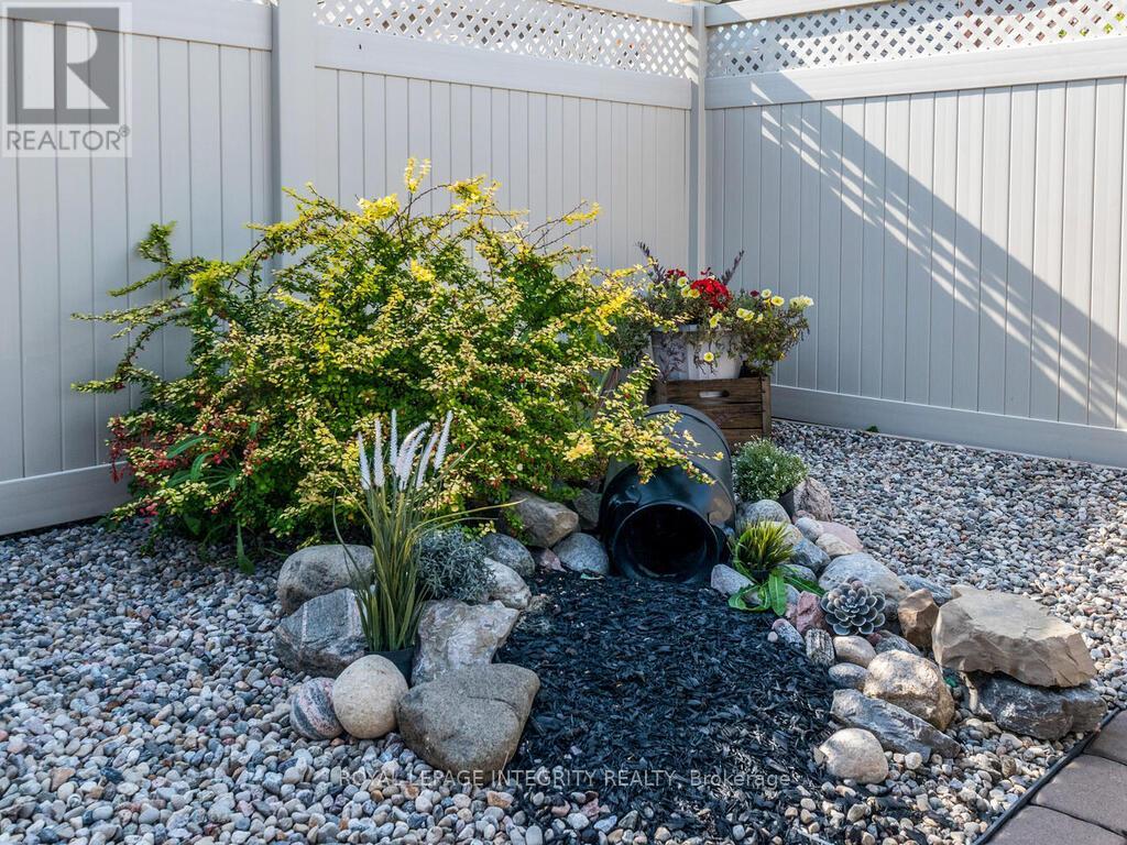 112 Elfin Grove, Ottawa, Ontario  K2V 0B7 - Photo 41 - X12428593
