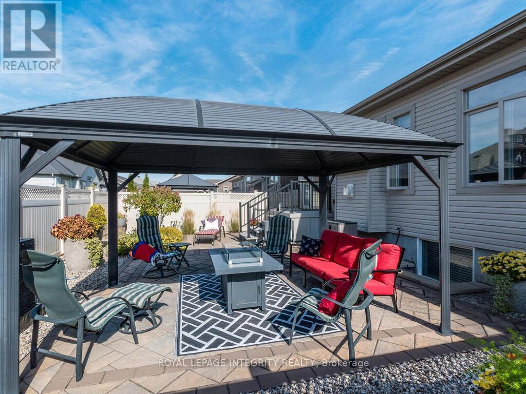 112 Elfin Grove, Ottawa, Ontario  K2V 0B7 - Photo 42 - X12428593