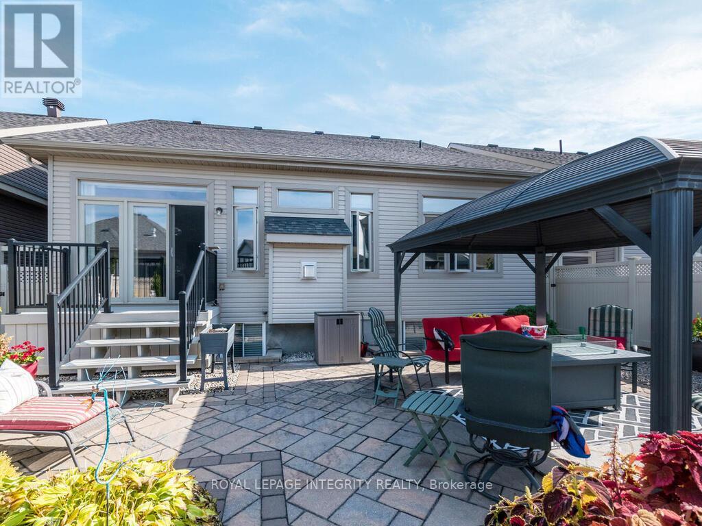 112 Elfin Grove, Ottawa, Ontario  K2V 0B7 - Photo 43 - X12428593