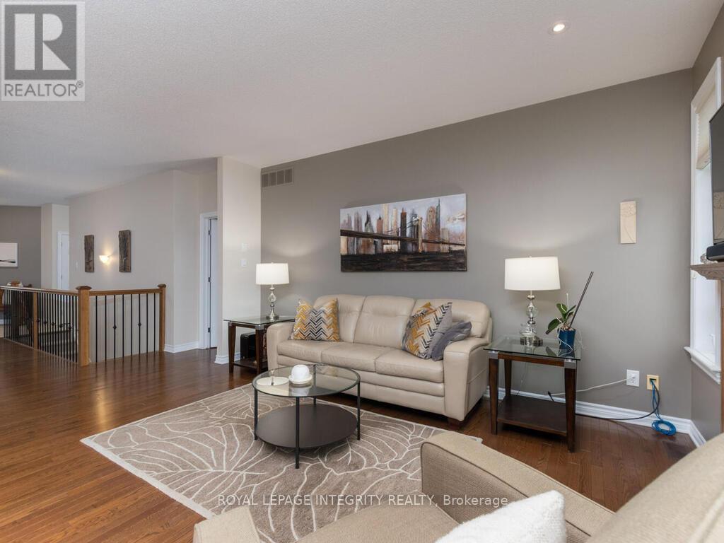 112 Elfin Grove, Ottawa, Ontario  K2V 0B7 - Photo 8 - X12428593