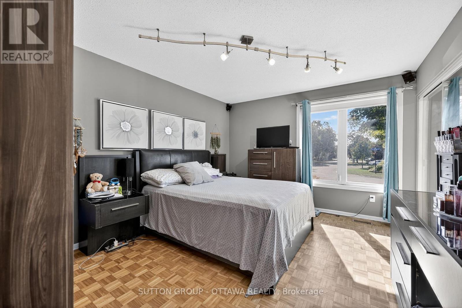 1000 Adley Road N, Ottawa, Ontario  K1J 8B9 - Photo 11 - X12428664