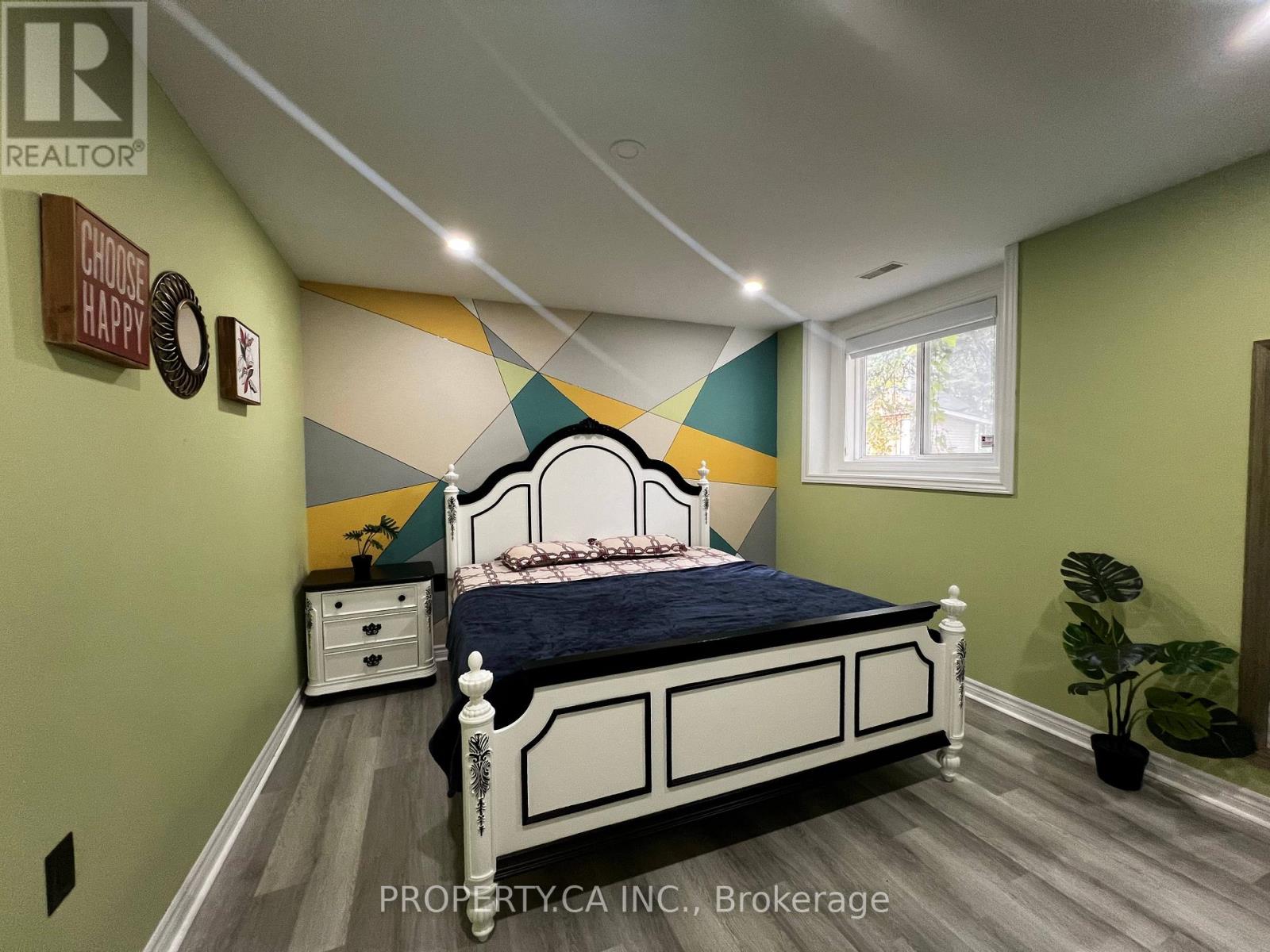 59 Lee Street, Wasaga Beach, Ontario  L9Z 2Z8 - Photo 24 - S12428448