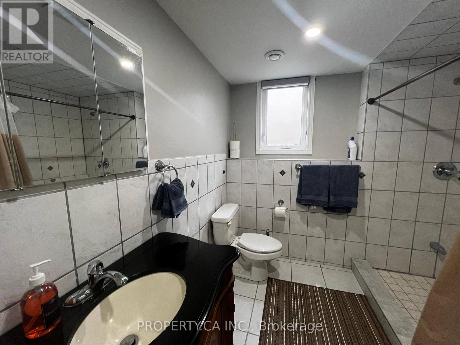 59 Lee Street, Wasaga Beach, Ontario  L9Z 2Z8 - Photo 36 - S12428448