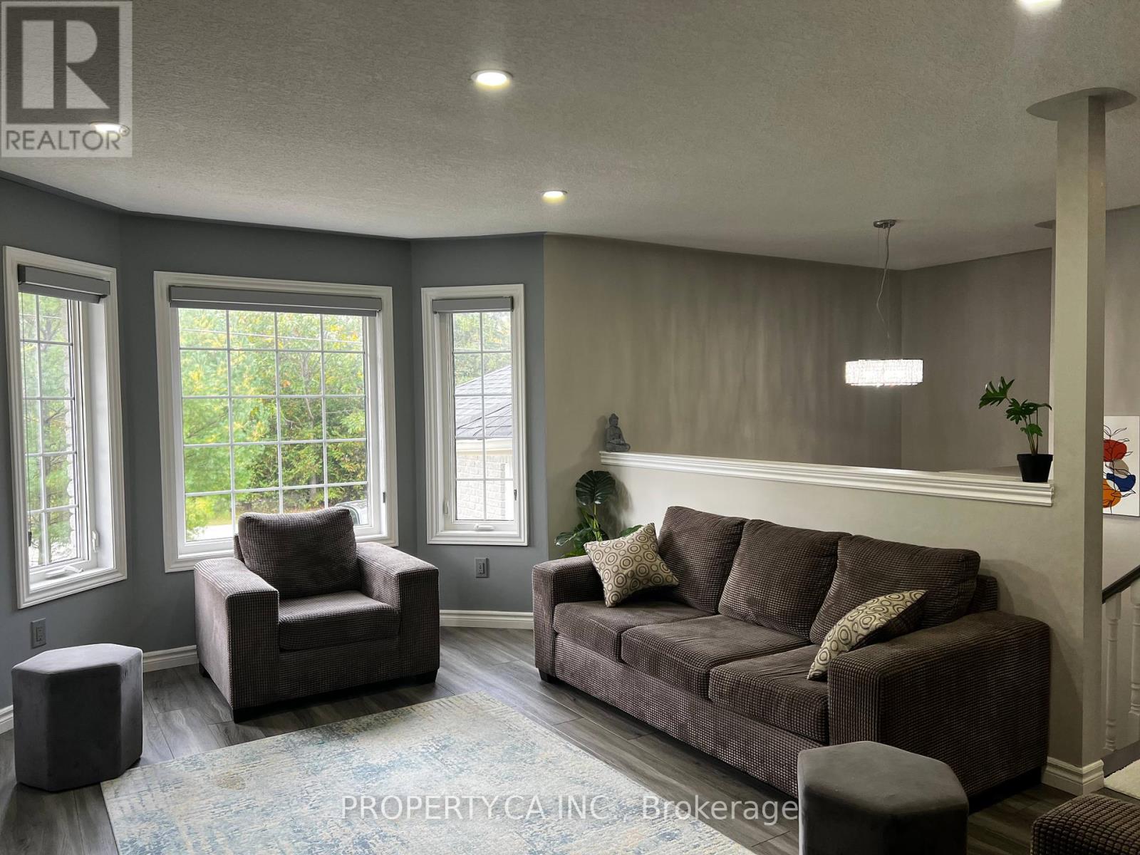 59 Lee Street, Wasaga Beach, Ontario  L9Z 2Z8 - Photo 9 - S12428448