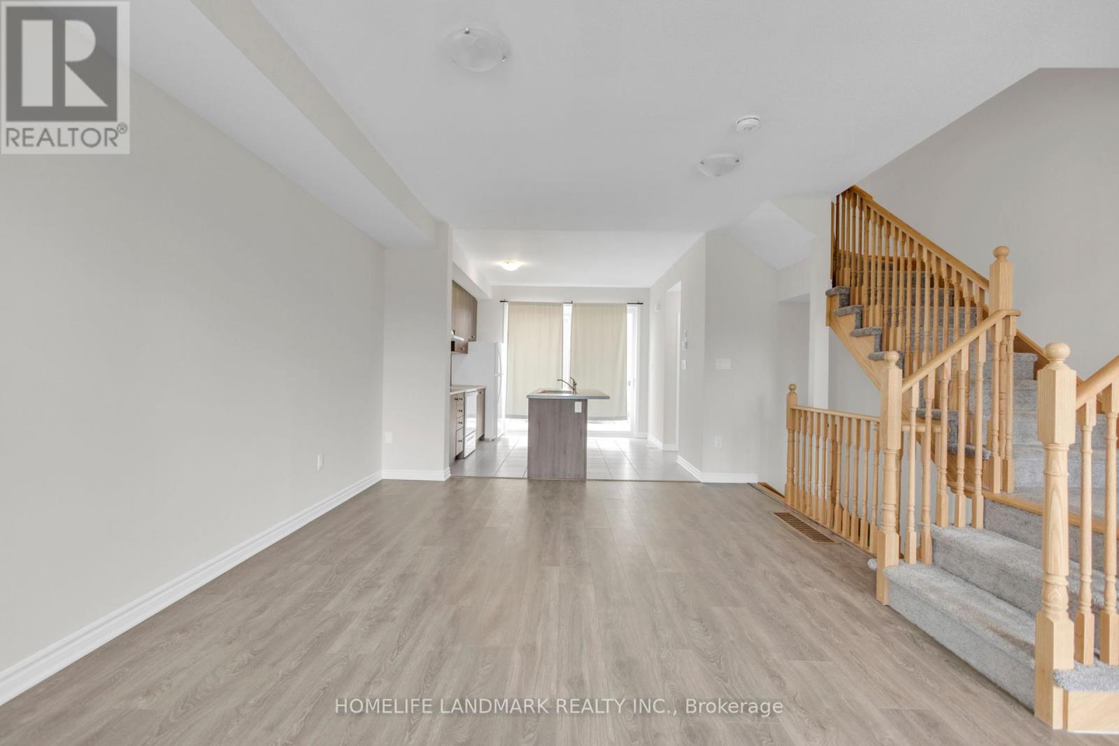 6 Spencer Boulevard, Wasaga Beach, Ontario  L9Z 0K1 - Photo 12 - S12428496