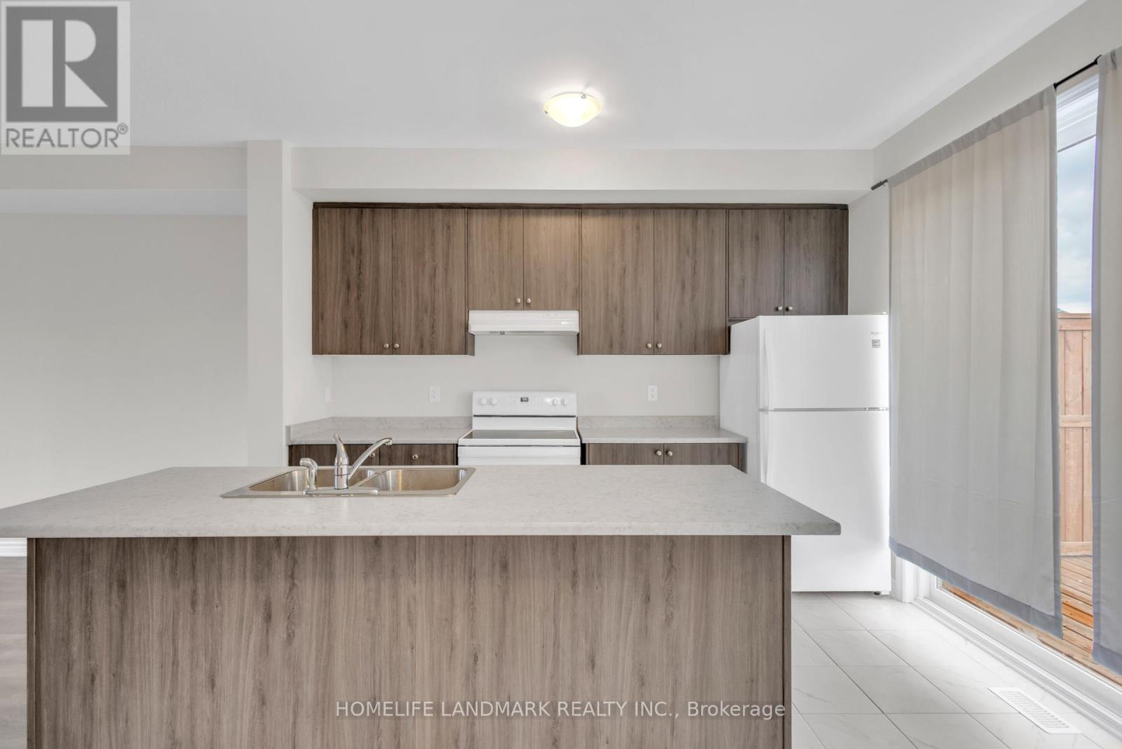 6 Spencer Boulevard, Wasaga Beach, Ontario  L9Z 0K1 - Photo 14 - S12428496