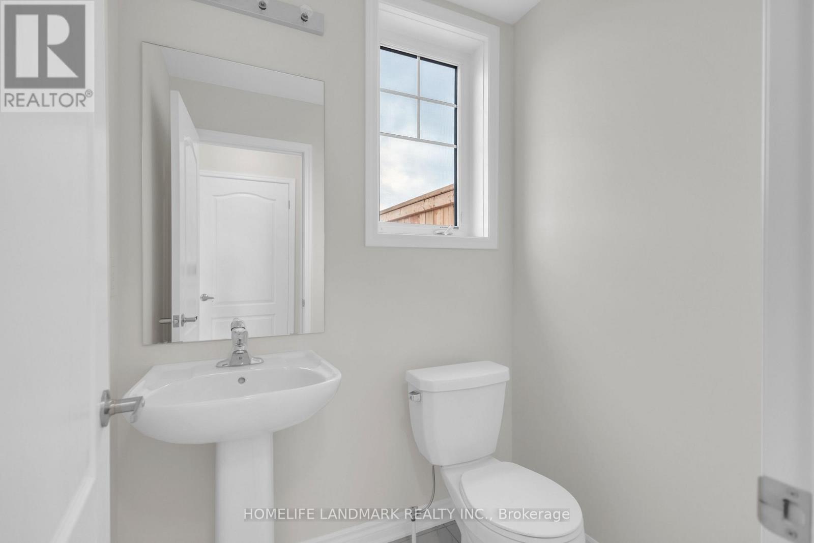6 Spencer Boulevard, Wasaga Beach, Ontario  L9Z 0K1 - Photo 17 - S12428496