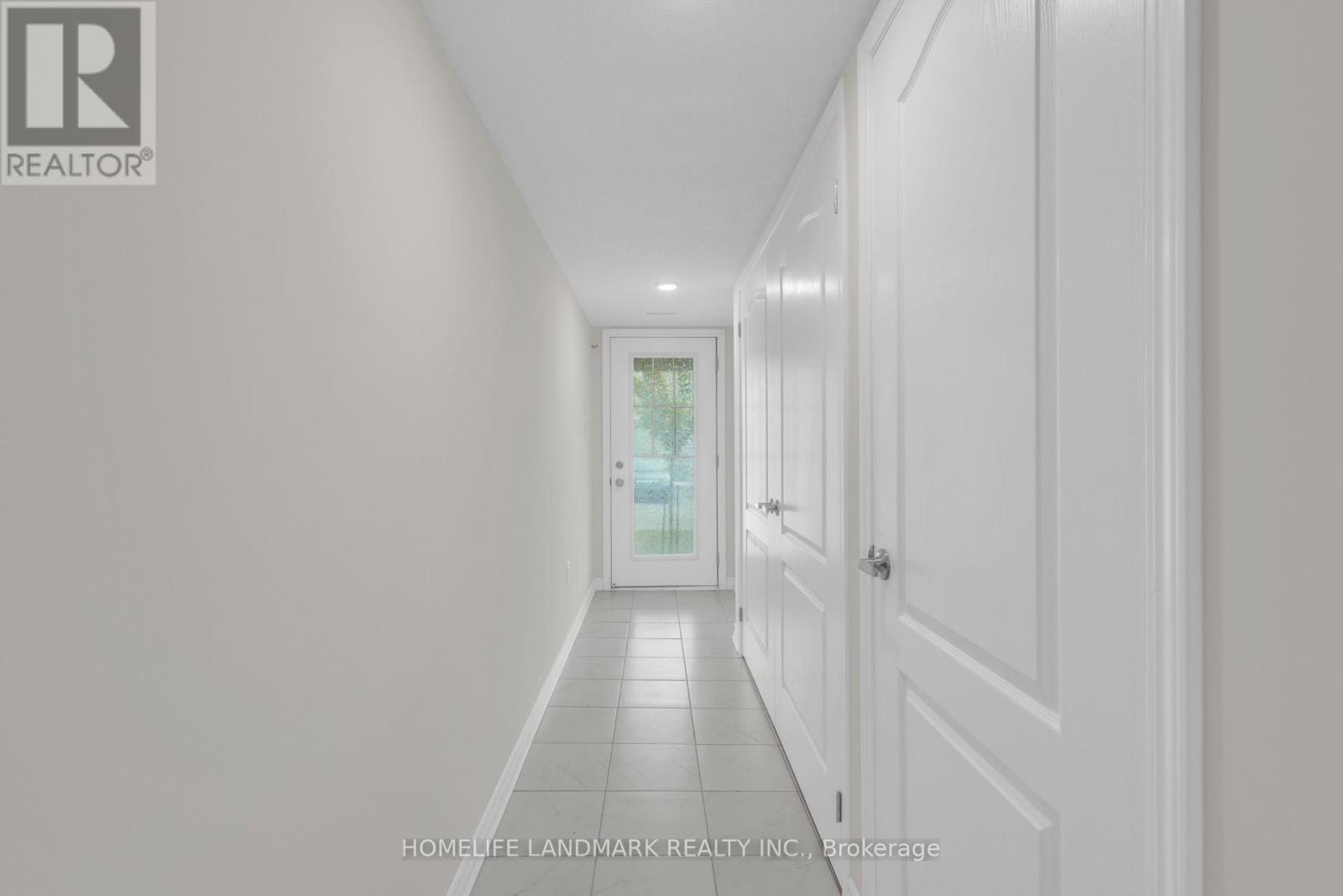6 Spencer Boulevard, Wasaga Beach, Ontario  L9Z 0K1 - Photo 4 - S12428496