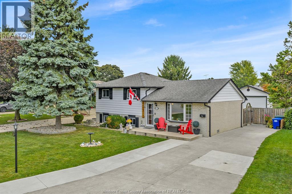 MLS# 25024153: 74 RIVIERA, Amherstburg, Canada