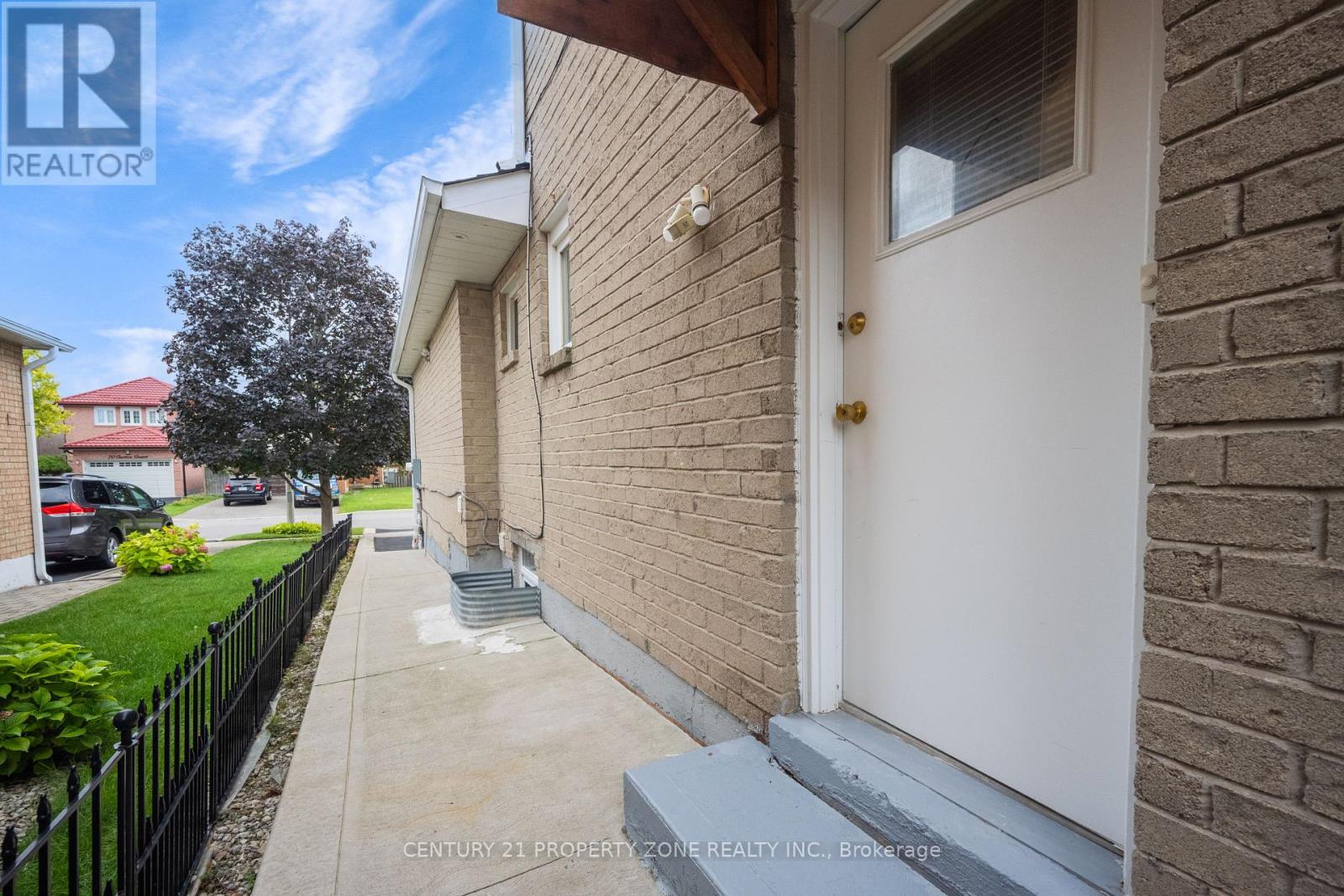2 Cortez Court, Brampton, Ontario  L6X 3Z4 - Photo 32 - W12428434