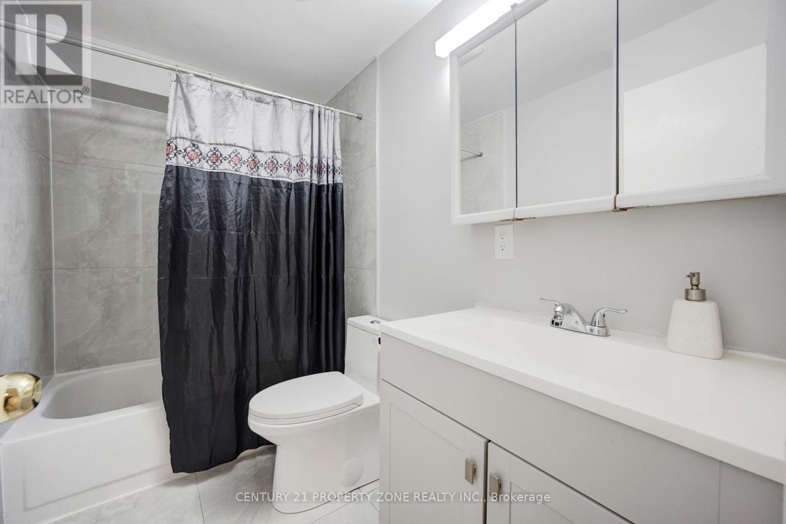 2 Cortez Court, Brampton, Ontario  L6X 3Z4 - Photo 41 - W12428434