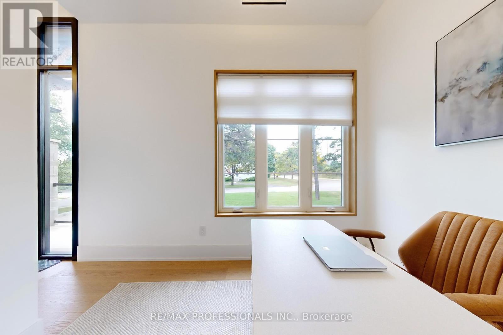 2615 Whaley Drive, Mississauga, Ontario  L5B 1X1 - Photo 12 - W12428460