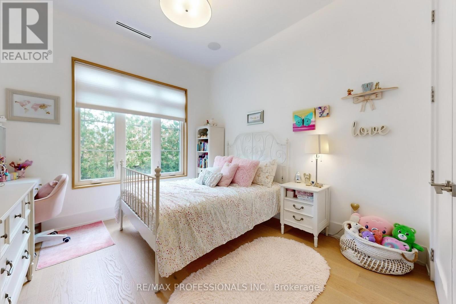 2615 Whaley Drive, Mississauga, Ontario  L5B 1X1 - Photo 18 - W12428460