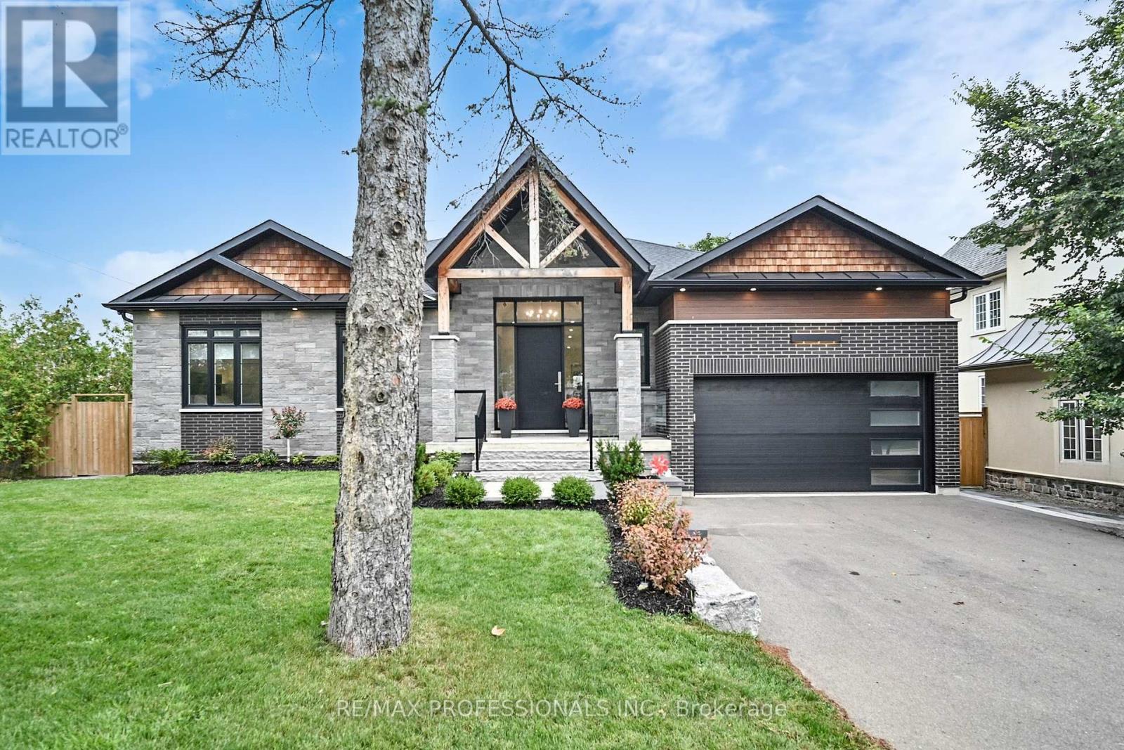 2615 Whaley Drive, Mississauga, Ontario  L5B 1X1 - Photo 2 - W12428460