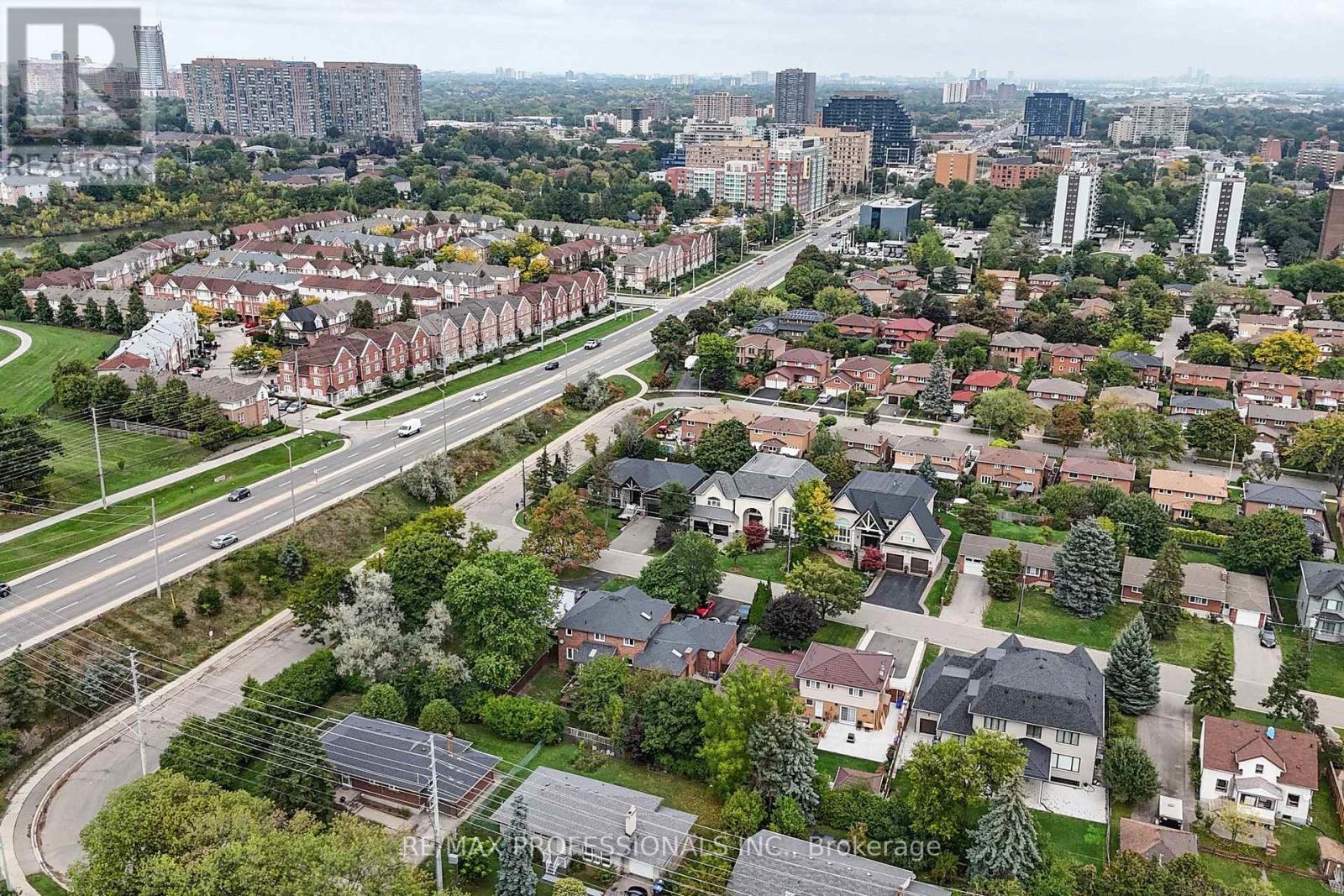 2615 Whaley Drive, Mississauga, Ontario  L5B 1X1 - Photo 44 - W12428460