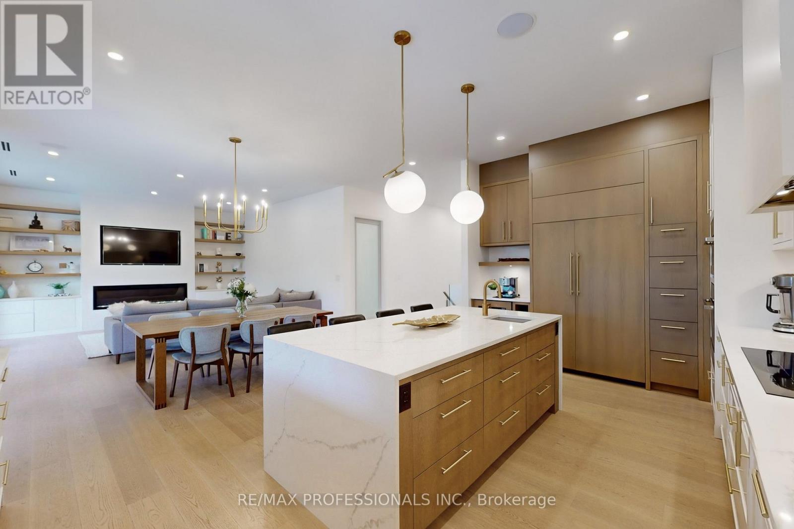 2615 Whaley Drive, Mississauga, Ontario  L5B 1X1 - Photo 8 - W12428460