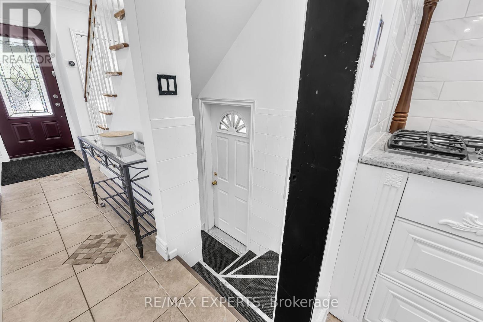 81 Hagar Avenue, Toronto, Ontario  M6N 3V3 - Photo 34 - W12428514