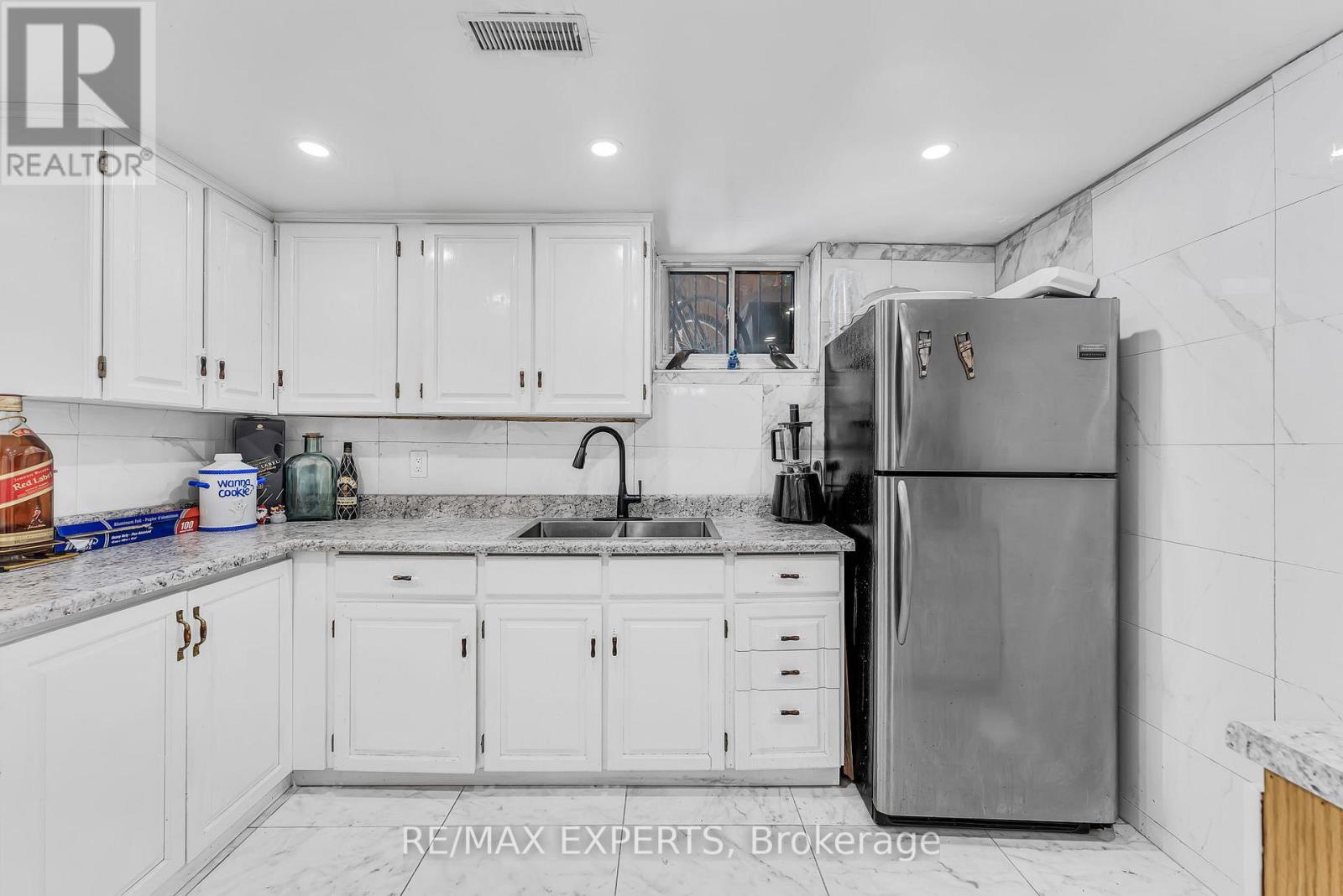 81 Hagar Avenue, Toronto, Ontario  M6N 3V3 - Photo 40 - W12428514