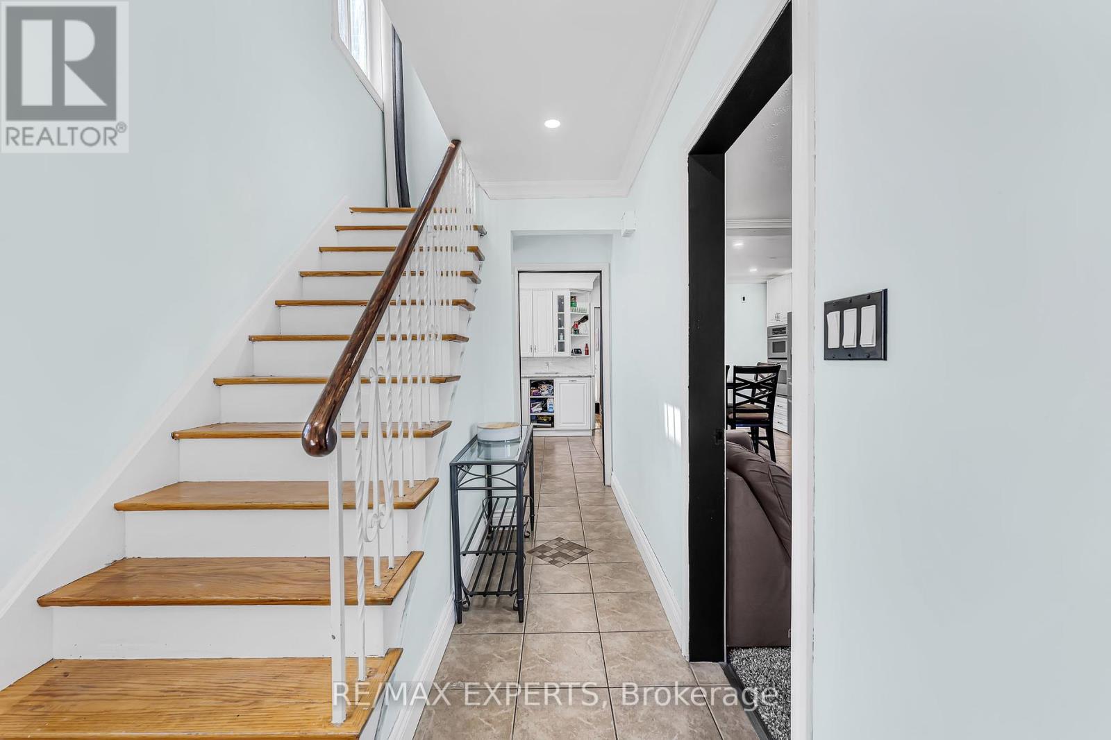 81 Hagar Avenue, Toronto, Ontario  M6N 3V3 - Photo 5 - W12428514