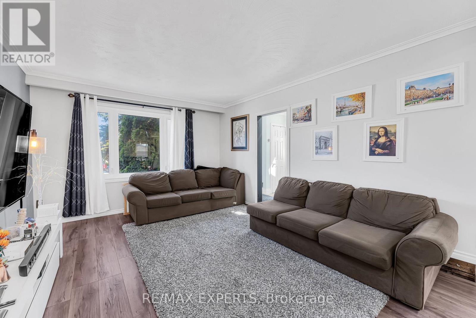 81 Hagar Avenue, Toronto, Ontario  M6N 3V3 - Photo 9 - W12428514