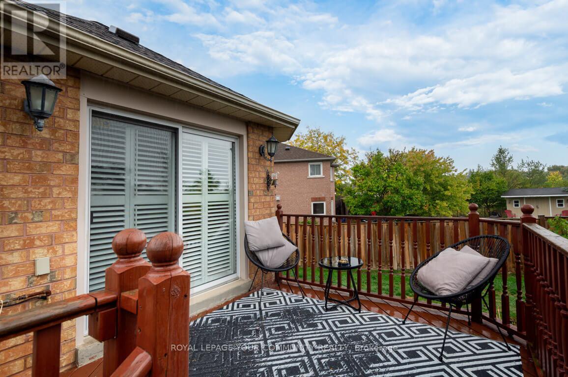 63 Rolling Hills Lane, Caledon, Ontario  L7E 1T8 - Photo 10 - W12428525