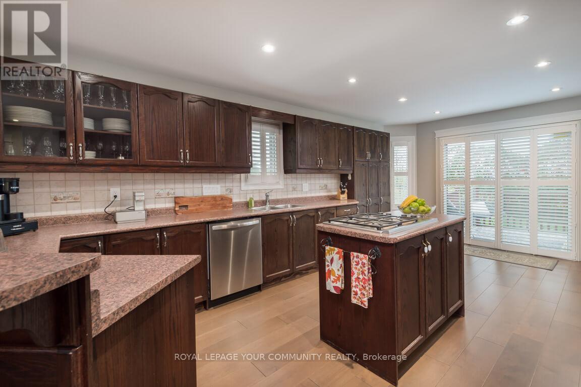 63 Rolling Hills Lane, Caledon, Ontario  L7E 1T8 - Photo 20 - W12428525