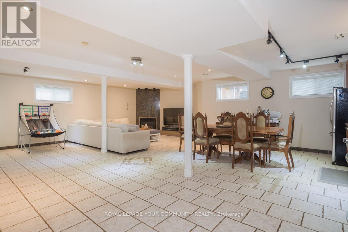 63 Rolling Hills Lane, Caledon, Ontario  L7E 1T8 - Photo 32 - W12428525