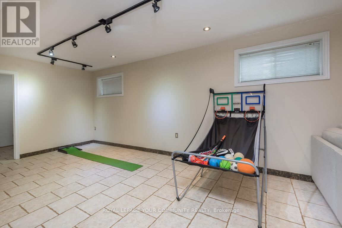 63 Rolling Hills Lane, Caledon, Ontario  L7E 1T8 - Photo 35 - W12428525