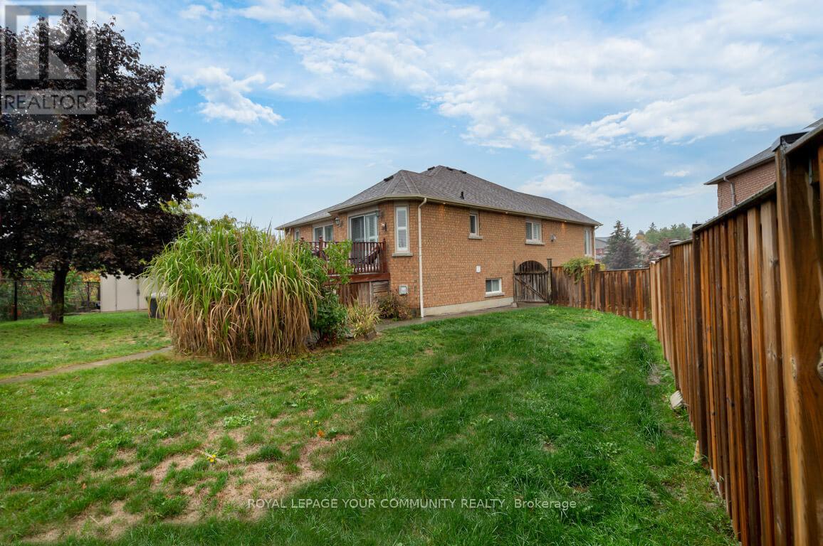 63 Rolling Hills Lane, Caledon, Ontario  L7E 1T8 - Photo 4 - W12428525