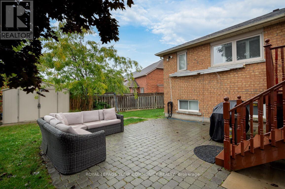 63 Rolling Hills Lane, Caledon, Ontario  L7E 1T8 - Photo 8 - W12428525