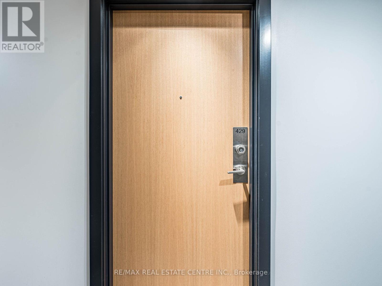 429 - 1787 St Clair Avenue W, Toronto, Ontario  M6N 0B7 - Photo 5 - W12428534