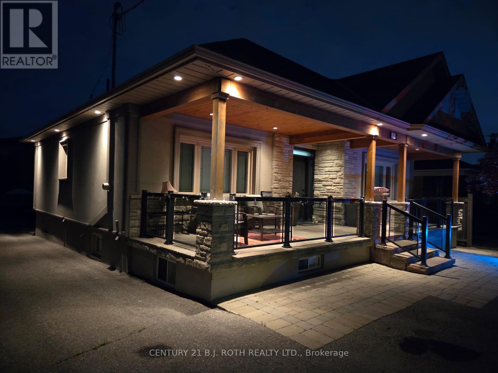 193 Epsom Downs Drive, Toronto, Ontario  M3M 1S8 - Photo 12 - W12428543