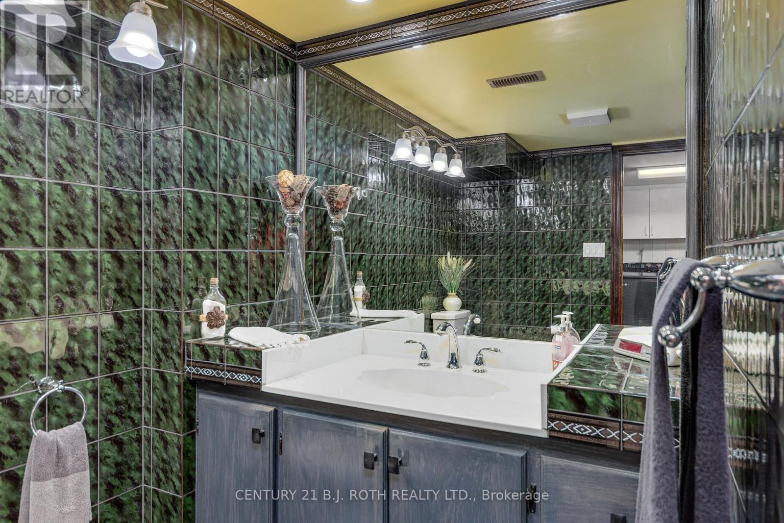 193 Epsom Downs Drive, Toronto, Ontario  M3M 1S8 - Photo 45 - W12428543