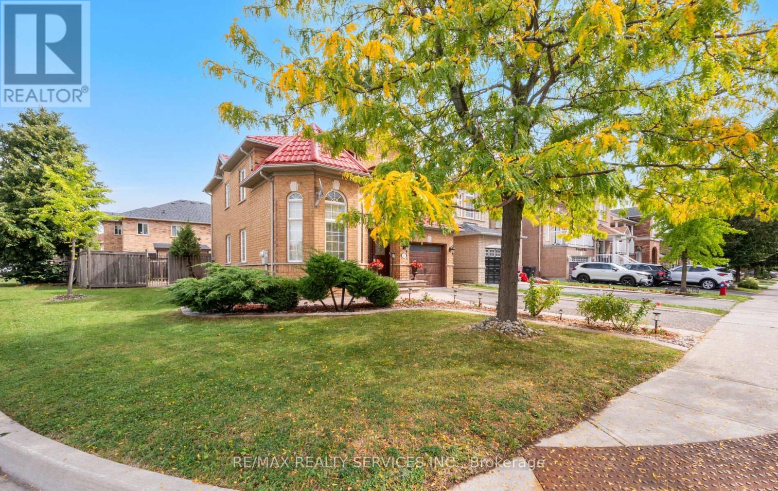 87 QUEEN MARY DRIVE, Brampton, Ontario