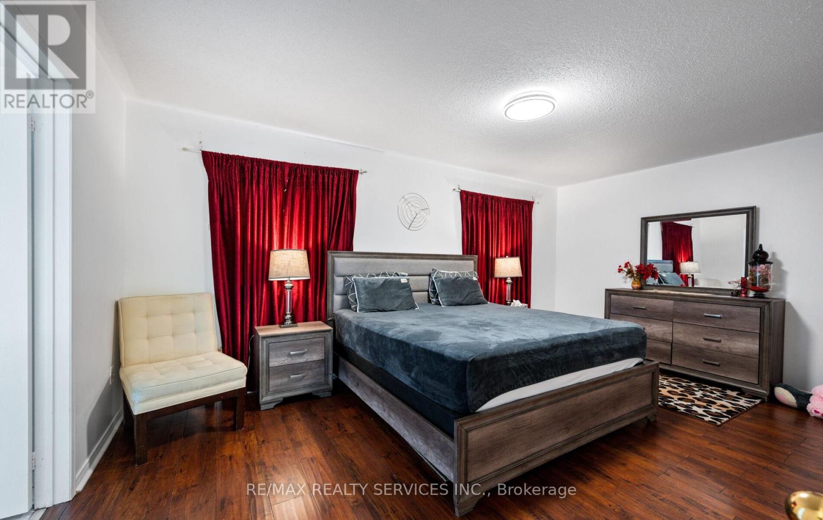 87 Queen Mary Drive, Brampton, Ontario  L7A 2K2 - Photo 21 - W12428547