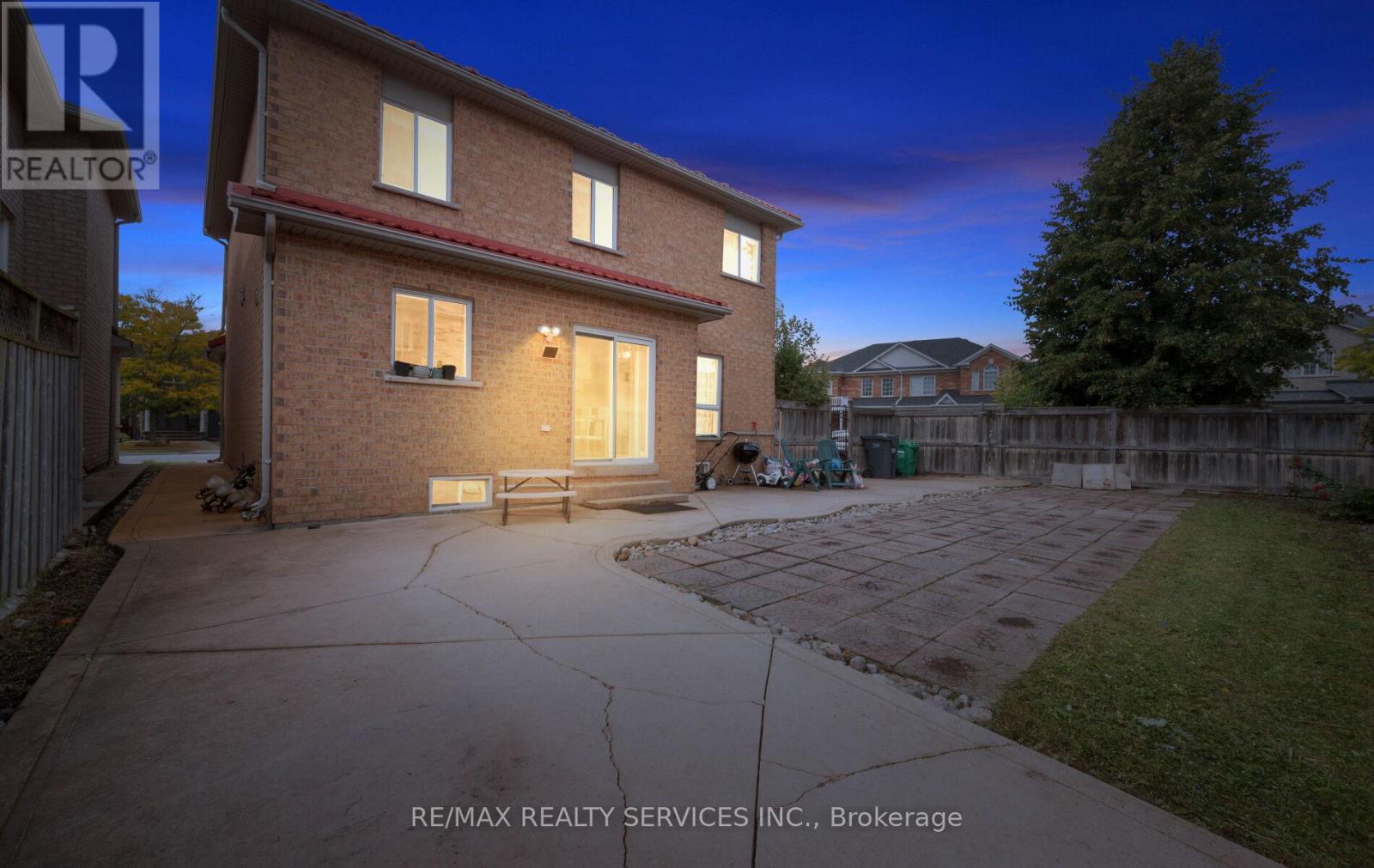 87 Queen Mary Drive, Brampton, Ontario  L7A 2K2 - Photo 29 - W12428547