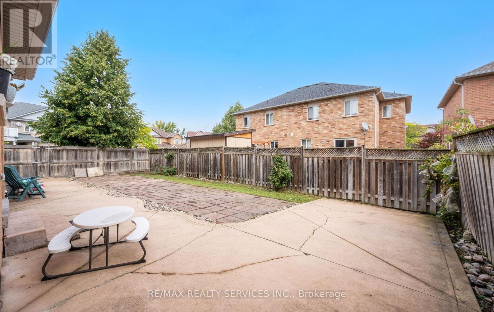 87 Queen Mary Drive, Brampton, Ontario  L7A 2K2 - Photo 30 - W12428547