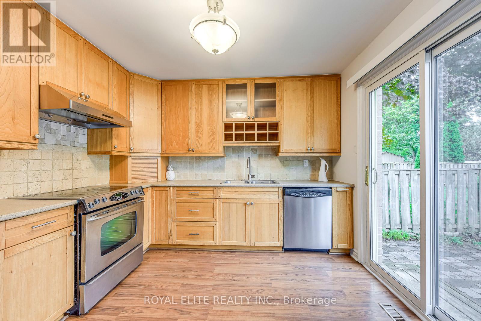 6951 Harris Road, Mississauga, Ontario  L5N 4Y9 - Photo 15 - W12428574
